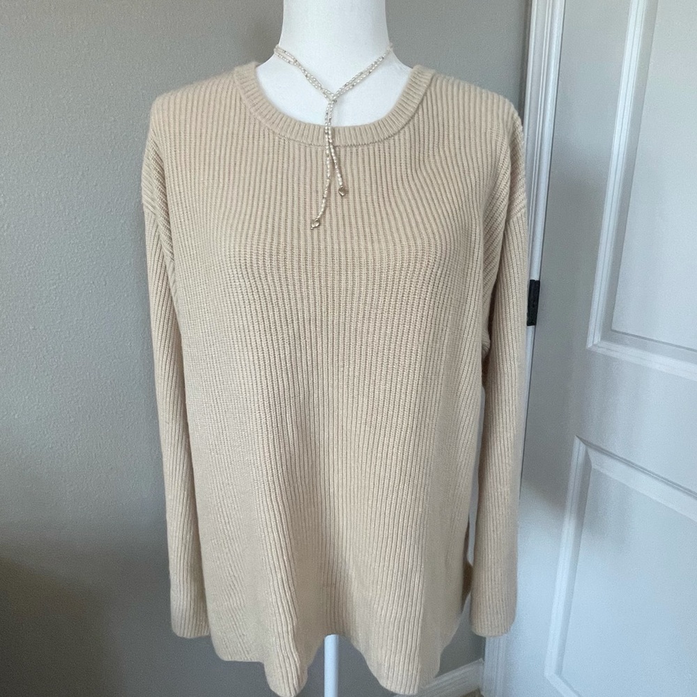 The Drop Tan so soft sweater Size XL great condition